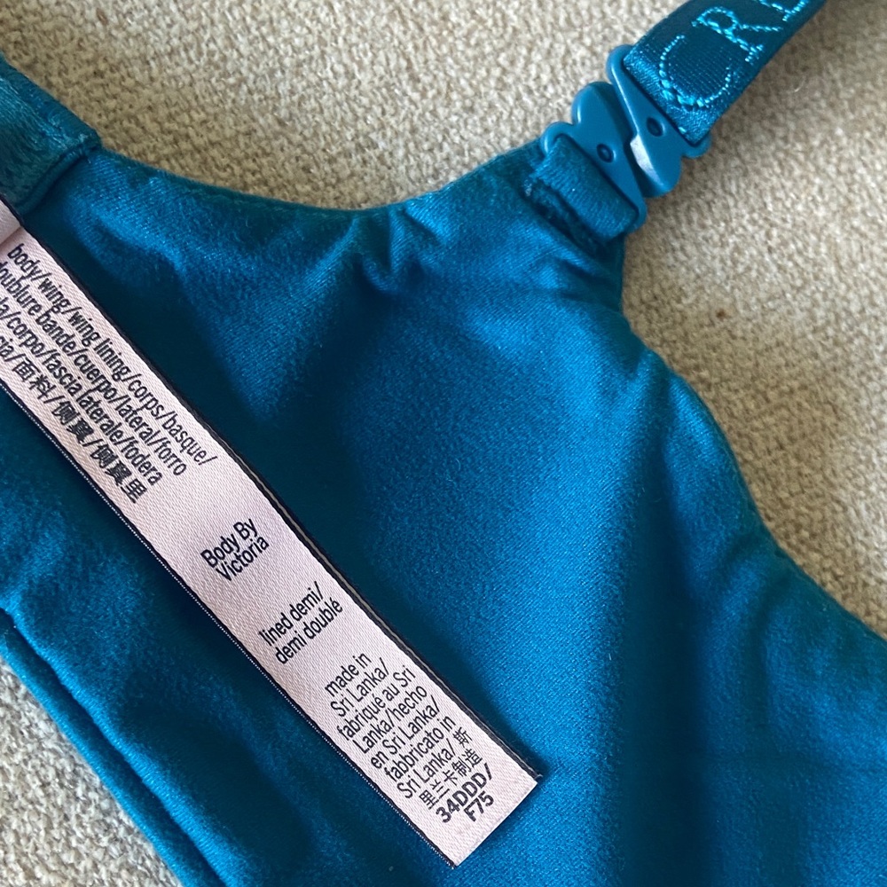 Sale! Victoria's Secret Vibrant Blue Lace Bra, lined Demi underwire 34DDD - Picture 3 of 15